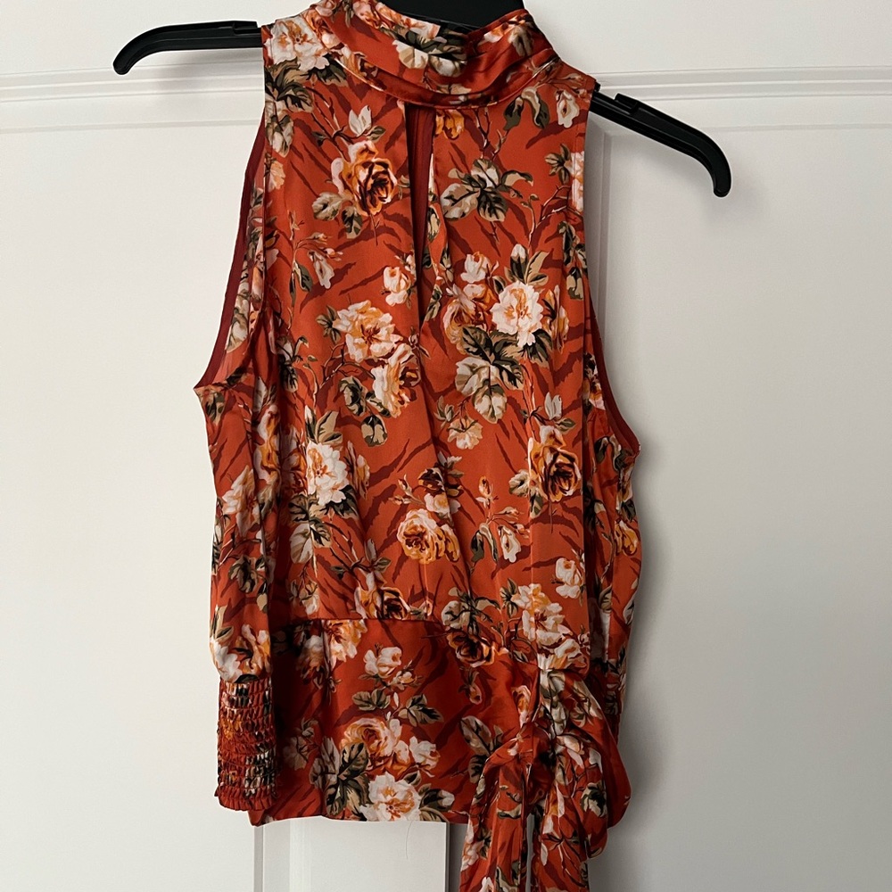 Never worn WHBM top.